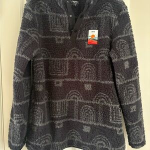 Men’s Sherpa Pullover with Geometric Design and Ohio Logo. Never worn/ no tags.